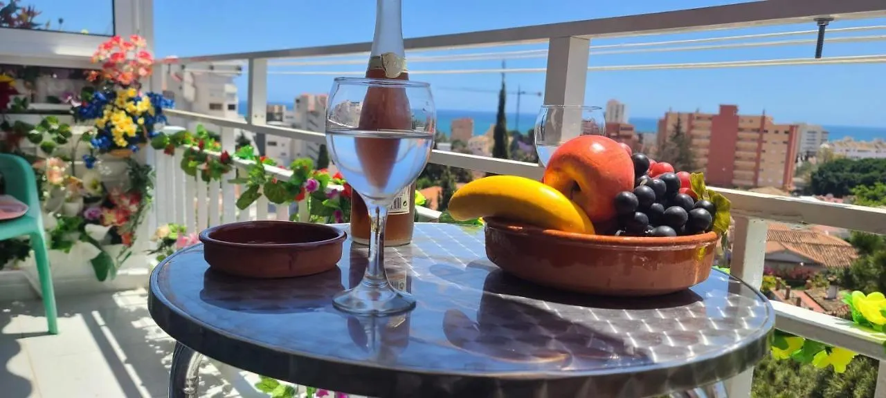 Homestay Acuario Shared Flat Piso Compartido Est Partage الشقة مشتركة Apartment Benalmadena